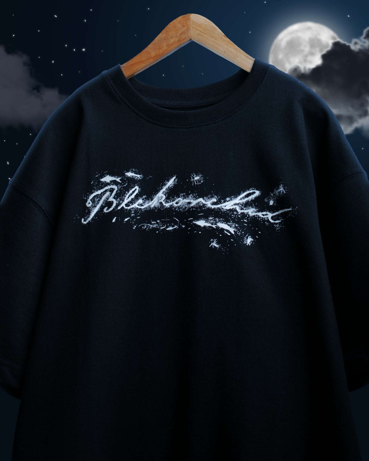 A GLOWING OCEAN T-SHIRT [GLOW IN DARK]