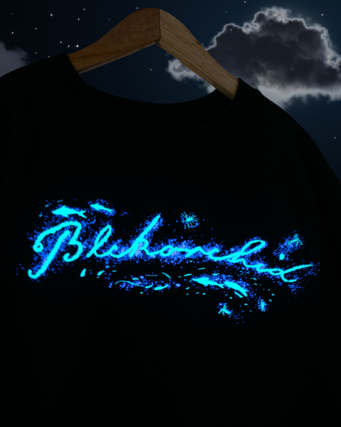 A GLOWING OCEAN T-SHIRT [GLOW IN DARK]